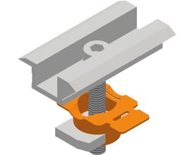 GSE dobbelt klemme i sort til 30/40mm profiler, vist monteret på en lys grå aluminiumsprofil.