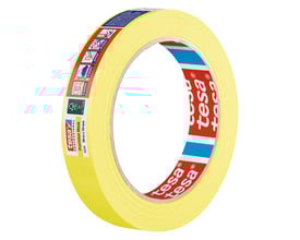 Tesa afdækningstape 4334 Precision 19 mm x 50 m i gul med Tesa logo og detaljeret information om holdbarhed og anvendelse.