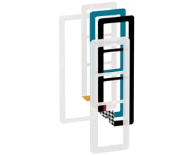 LK FUGA Choice designramme i frosted med 3½ modul og synlige farveindlæg som blå, sort og ternet mønster.