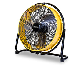 Cooler Master DF20P ventilator med gul og sort ramme, beskyttelsesgitter og drejelig stander.
