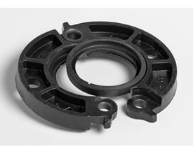 Sort Victaulic Style 741 flangeadapter til overgang fra OGS-rille til DN-flange, 139,7 mm og med 8 huller.