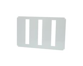 Fibox din-rammesæt til Arca vægskabe, viser et hvidt metalpanel med tre vertikale udskæringer til moduler.