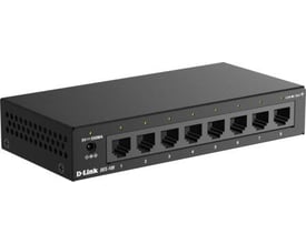 D-Link DES-105-switch med otte 10/100 Mbps-porte i sort metalhus, set skråt forfra med portene synlige.