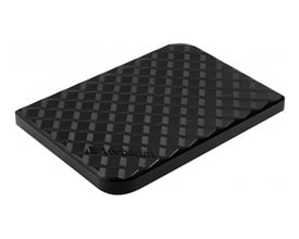 Sort Verbatim Store 'n' Go ekstern SSD på 256 GB med mønstret overflade, set skråt forfra.