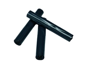 Tre sorte affaldssække på rulle, hver med dimensioner på 75x115 cm og 50 my tykkelse, lavet af LDPE materiale.