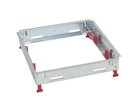 Legrand gulvboks support i galvaniseret stål med røde plastikfødder, designet til 16/24 moduler og montering i hævede gulve.
