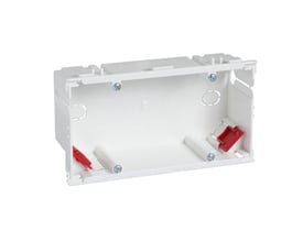 Schneider Electric MIB-A2 kanaldåse til dobbelt Schuko/CEE udtag, hvid plast med røde klemmer.
