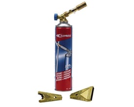 Gasbrænder Express 531 med 3 brænderhoveder, en 5 meter lang slange og ekstra messing tilbehør på hvid baggrund.