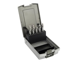 Ironside roterende hårdmetalfilssæt til aluminium med profilerne A, C, D, E og F i en åben opbevaringskasse.
