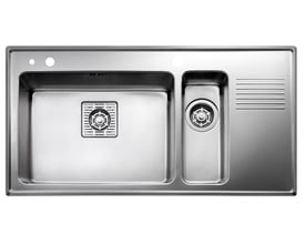 Intra Juvel Frame97SXH køkkenvask i rustfrit stål, vist ovenfra uden armatur, med tydelige kummer og afløbsbakke.