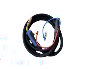 Vandkølet Mig svejsebrænder, 5 meter lang, model 401, med blå og rød slangetilslutning og sort yderkappe.