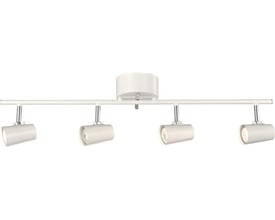 Hvid Basic track 4-spot loftlampe med fire justerbare spots på en lige skinne, set forfra.