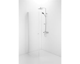 Contura Shower Space buet brusedør med hvid profil og frostet glas står monteret ved en bruser.
