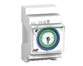 Schneider Electric mekanisk kontaktur IH til 24-timers styring med 16A 1CO kontakt og drejeknap til indstilling.