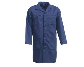 Kansas Kittel 3001 i mørk marine, str. L, med trykknapper, to brystlommer og to sidelommer, lavet af polyester og bomuld.