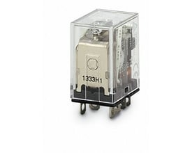 Omron LY2I4N 24DC 8-polet relæ med DPDT, 10A, transparent plasthætte og synlige interne komponenter.