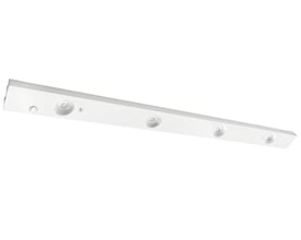 SG Armaturen Chef LED armatur i hvid stål med 4 lyskilder, 1104 mm langt og kun 30 mm højt.