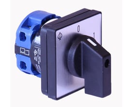 Kraus & Naimer CA10 A201-600 E afbryder, 2-polet, 20A, 4 huls frontmontage, vist med 0-1 markeringer og blå terminaler.