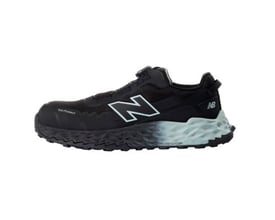 Venstre side af New Balance Cremorne S3L sikkerhedsskoen, der viser den store 'N' logo og tåbeskyttelse.