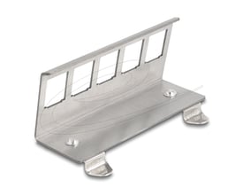 Delock Keystone-holder i sølvfarvet metal med plads til fem moduler, set skråt forfra.