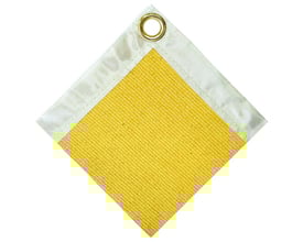 Diesella WLDPRO svejsetæppe i gul 2x3 meter, fremstillet af acryl-belagt glasfiber med messingøje i hjørnet for ophæng.