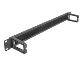 Sort DeLock kabelstyringsbørsteliste til 19″ rack, 1U, med børste og to kabelkroge, vist samlet skråt forfra.