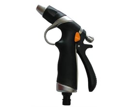 Ironside sprøjtepistol i aluminium med sort gummigreb og orange knap, vist skråt forfra med dyse og håndtag.