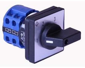 Kraus & Naimer trinomskifter CA10 A231-600 E, 1-polet, 20A, 1-2-3-4, med sort drejehåndtag og 48x48mm frontmontering.