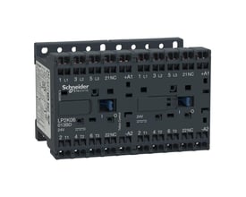 Schneider Electric TeSys K revers kontaktor med 6A, 2x3P+1NC og 24VDC spænding, vist med synlige terminaler og mærkning.