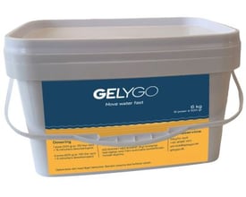GelyGo granulat spand på 6 kg med 12 vandopløselige poser á 500 gram, til effektiv vandabsorbering.
