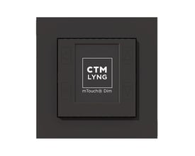 mTouch Dim-R lysdæmper i mat sort plast med LCD-display og berøringsknapper. Fremhæver CTM LYNG logo og produktnavn.