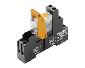 Weidmüller relæmodul RCIKIT med 24VDC spole, 1 skiftekontakt, LED og orange push-button funktion på sort bund.