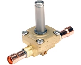 Danfoss EVR 10 magnetventil med 1/2 tomme kobberstik til kølemiddelsystemer, vist med loddede samlinger.