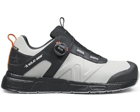 Solid Gear Revolution 2 Mono Low S3S sikkerhedssko i str. 38 med BOA-lukning, set fra siden i sort og hvid med orange detaljer.