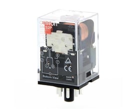 Omron MKS2P DC24 BY relæ med 8 poler og mekanisk indikator på hvid baggrund.