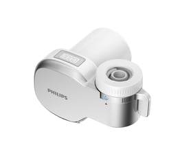 Philips On-tap filter i hvid og krom med digital display der viser '1000', designet til vandret montering på vandhanen.