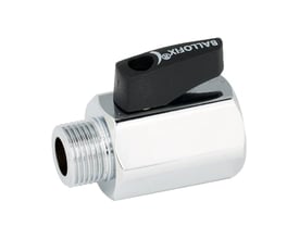 Sidebillede af en forkromet Broen Ballofix kuglehane med sort håndtag, der fremhæver dens kompakte design og gevindtilslutninger.