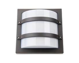 SG Armaturen Largo LED vægarmatur i grafit, 10W med skumringsrelæ og hvidt lys på 3000K. Armaturet er firkantet med en buet lyskilde.