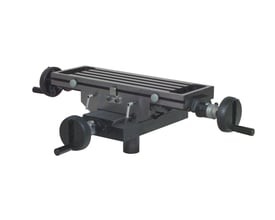 Scantool Krydsbord SBM 28F-32F i robust metal, med drejehåndtag og præcisionsskalaer til præcisionsarbejde.