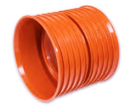 Kaczmarek K2 PP-dobbeltmuffe DN300 i orange, vist skråt med den åbne muffeende synlig.
