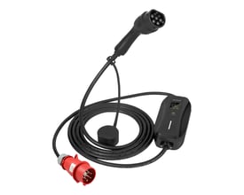 Komplet Deltaco E-Charge Mode 2 ladekabel med en sort Type 2 ladeport og et rødt CEE 16A stik, liggende med den sorte kontrolboks og LED-display.