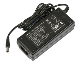 Mikrotik 70W strømadapter i sort med 48V, 1.46A output. Adapteren er til indendørs brug og har mærkater med produktinformation og godkendelsessymboler.