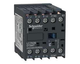 Schneider Electric 9A kontaktor, 3-polet med 1NC, 220/230V spænding, model LC7K09015M7, med tydelige terminalmærkninger.