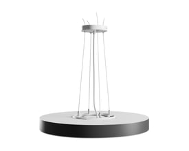 SpectrumLED Nymphea Optima CCT loftlampe på 36 W med sort ring, set bagfra med ledninger og ophængsbeslag.