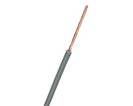 Monteringsledning 1x0,75mm² H05V2-K i grå PVC med kobberleder, vist mod en hvid baggrund.