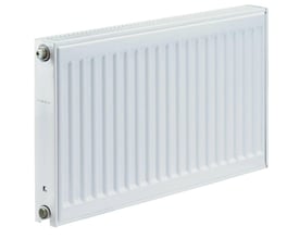Purmo Ventil Compact CV11 panelradiator i hvid (RAL9016), 600 mm høj og 700 mm lang, med integreret ventilsystem.