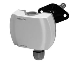 Siemens QFM2101 kanalføler med 4-20mA output til fugtmåling, vist med monteringsbeslag og grå kabeltilslutning.