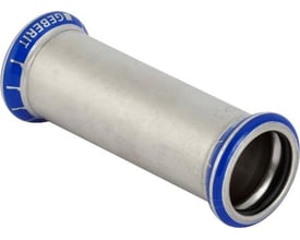 Geberit Mapress Rustfrit skydemuffe på 15 x 15 mm, lavet af rustfrit stål med blå indikatorringe. Produktet ses fra siden med fokus på muffens design.