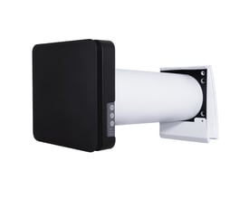 Duka One Pro 50 S ventilationsenhed i sort plast med hvid cylinder og monteringsbeslag isoleret på hvid baggrund.