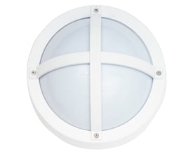 SG Solo Vægarmatur, rundt LED udendørslampe med kryds-design i hvid aluminium og polykarbonat afskærmning.